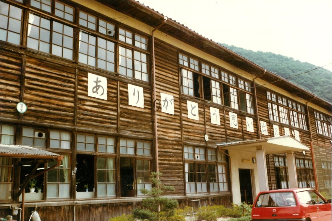 八幡小学校全景2